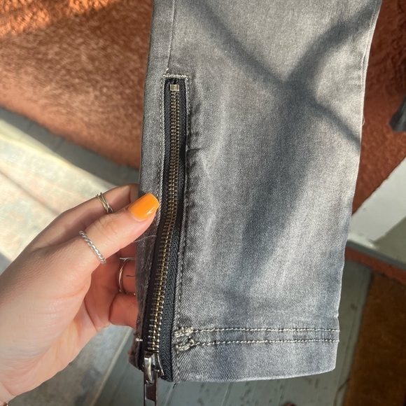 Flamingo Urban Skinny Jeans - Picture 5 of 7